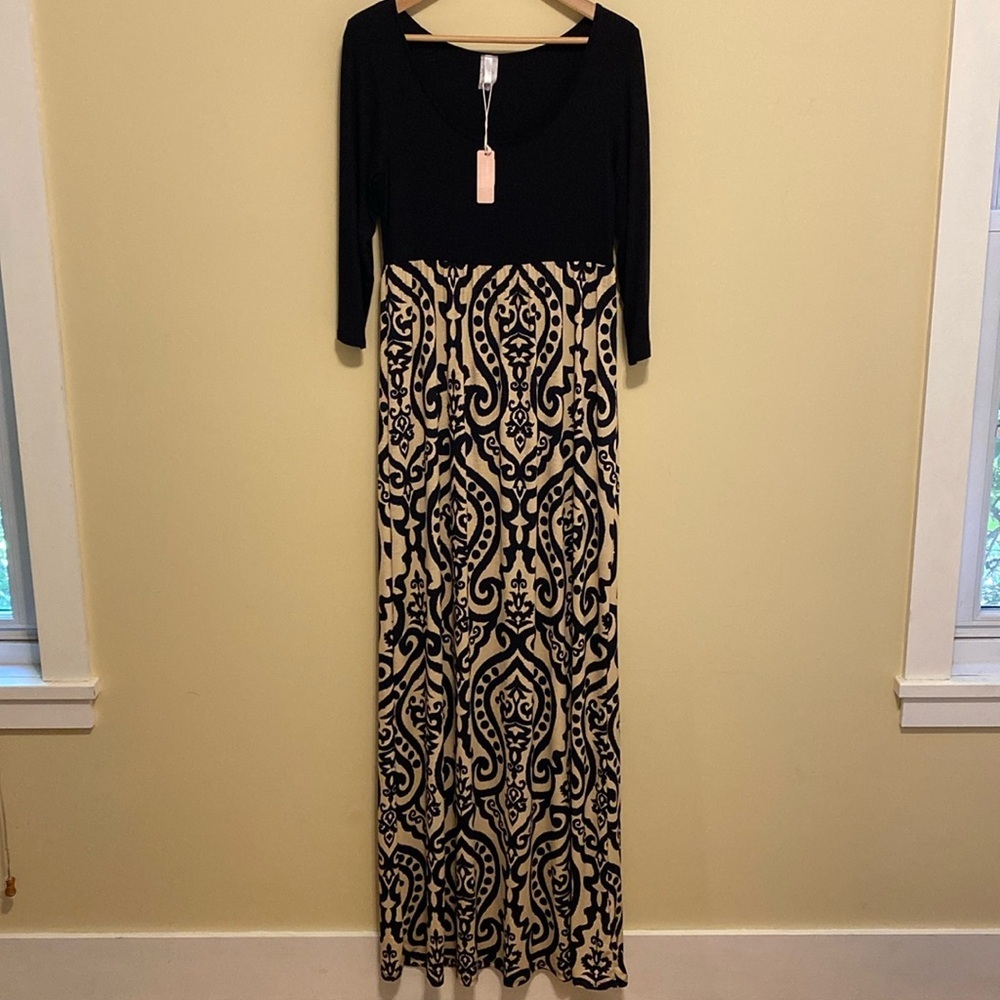 NWT Maternity Pink Blush Maxi Dress three-quarter length sleeves geometric print